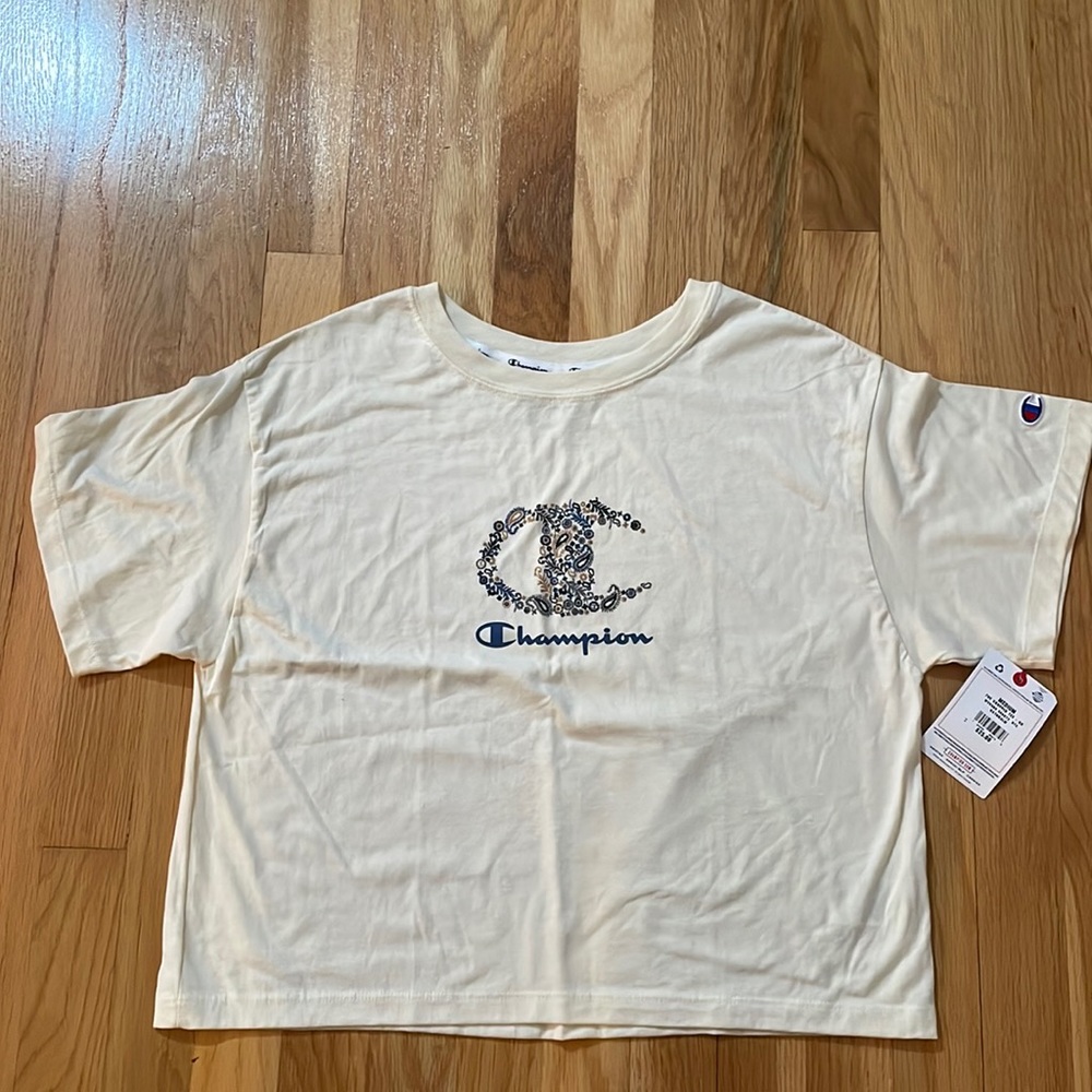 NWT Women’s Champion Cropped Tee Size Medium